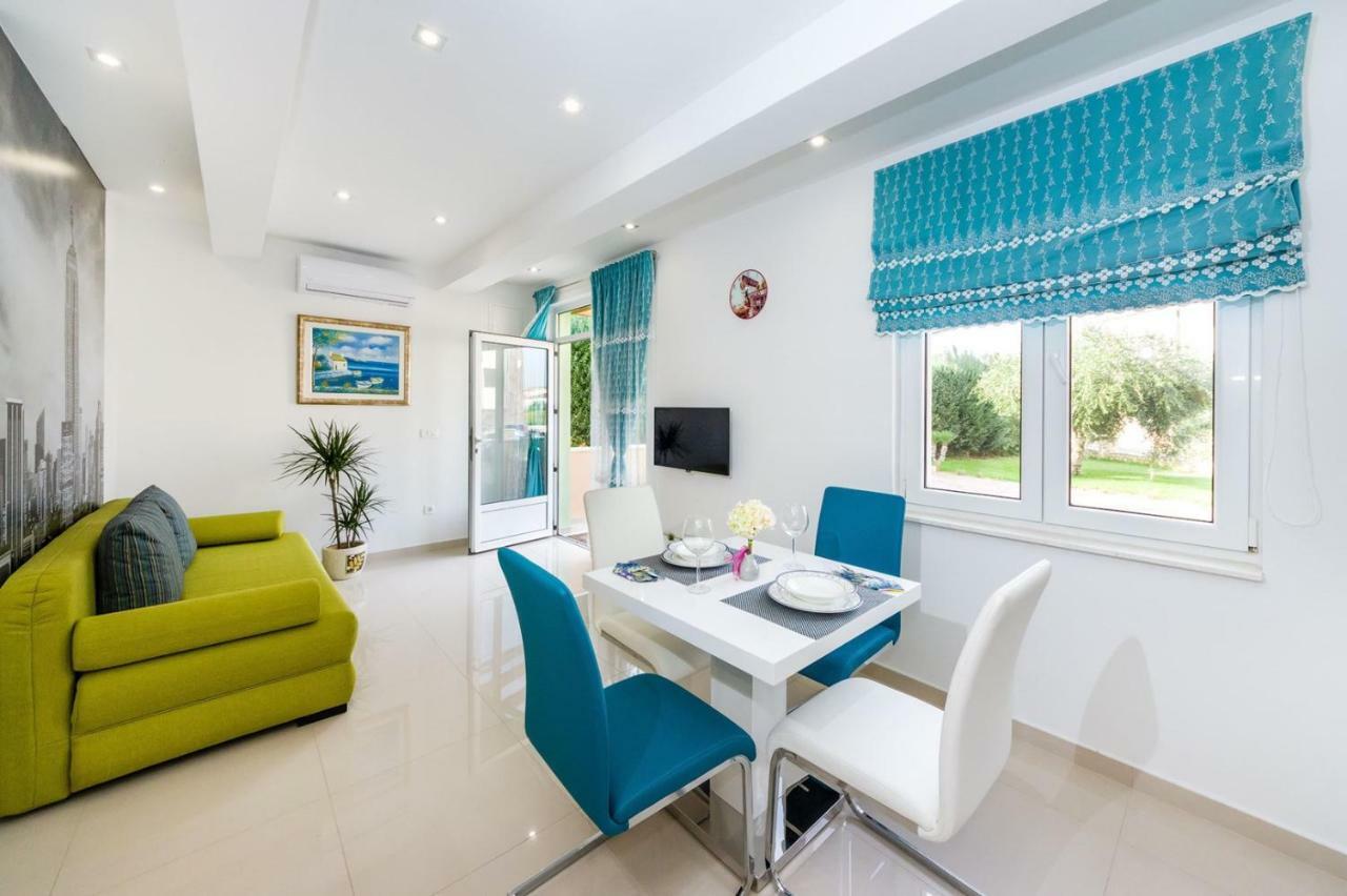 Apartmani Vanja Zara Esterno foto